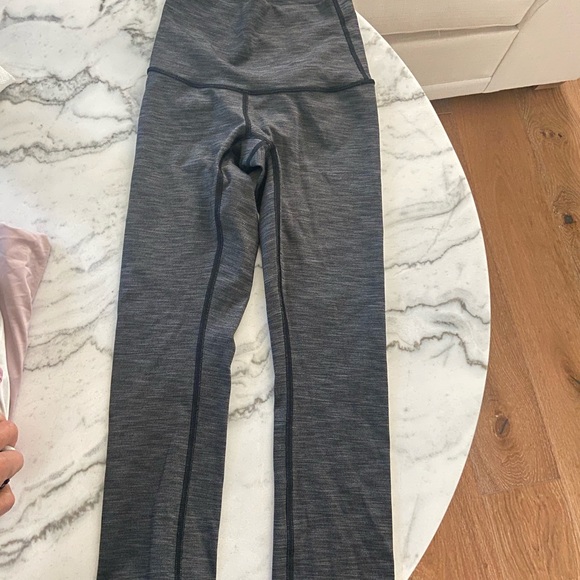 Lululemon leggings size 2 - Picture 2 of 2